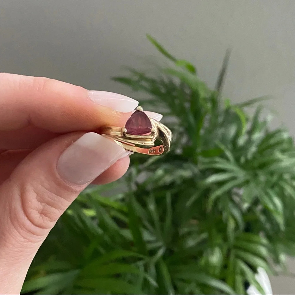 Vintage 14K Gold Rare Red Amethyst Ring - 4.54g - Picture 16 of 16